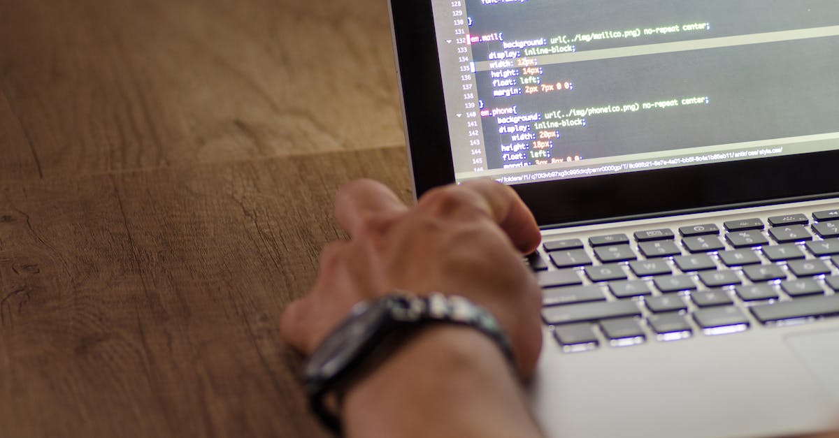 TypeScript 公共 API 设计:库作者如何稳定导出类型并控制破坏式变更